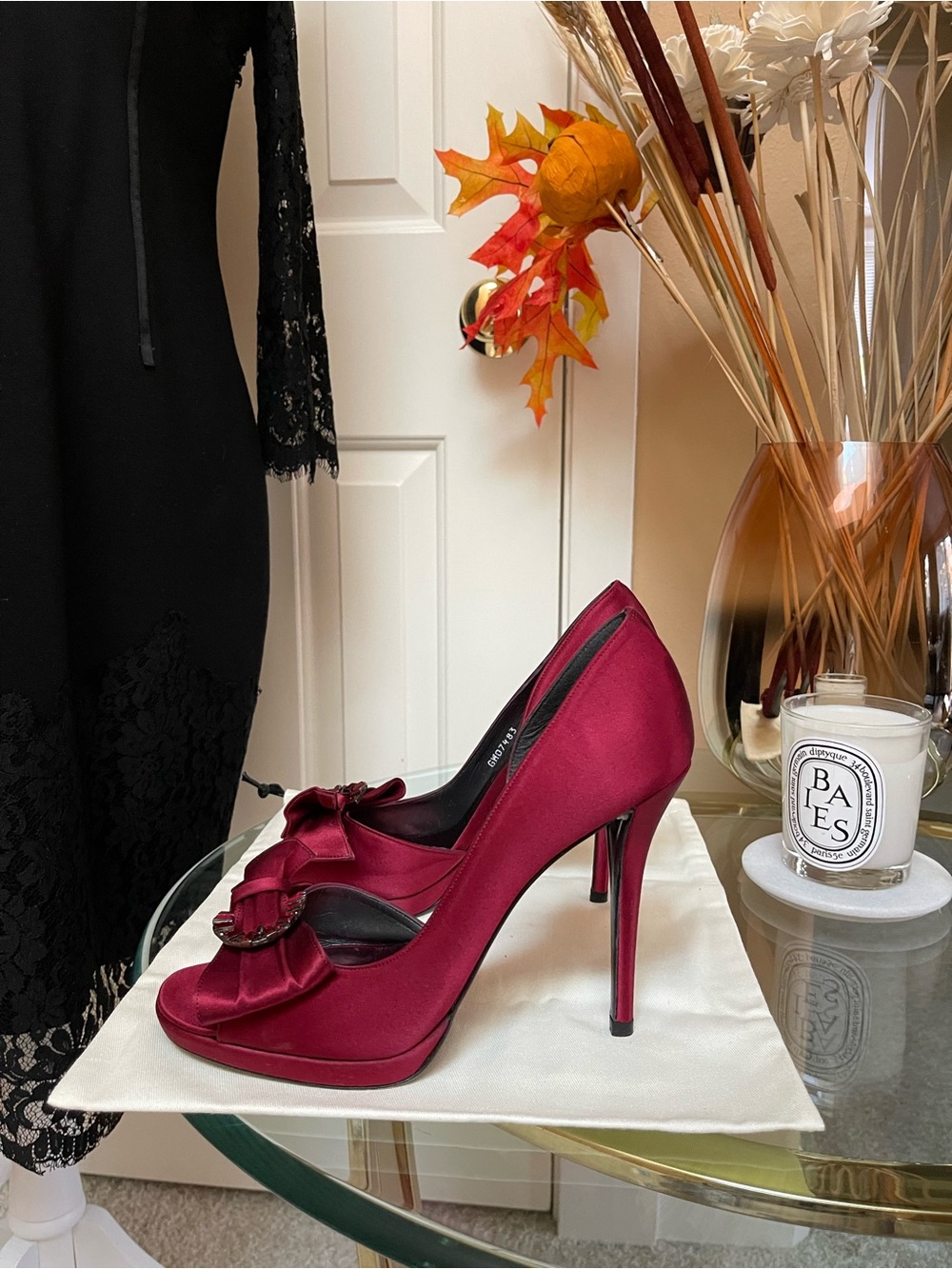 Stuart Weitzman Satin Peep Toe Pumps Size 9 Burgundy Bow Crystal Heels - Picture 9 of 15